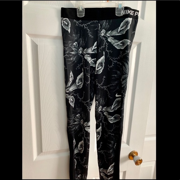 Nike Pro Tights - Picture 1 of 3
